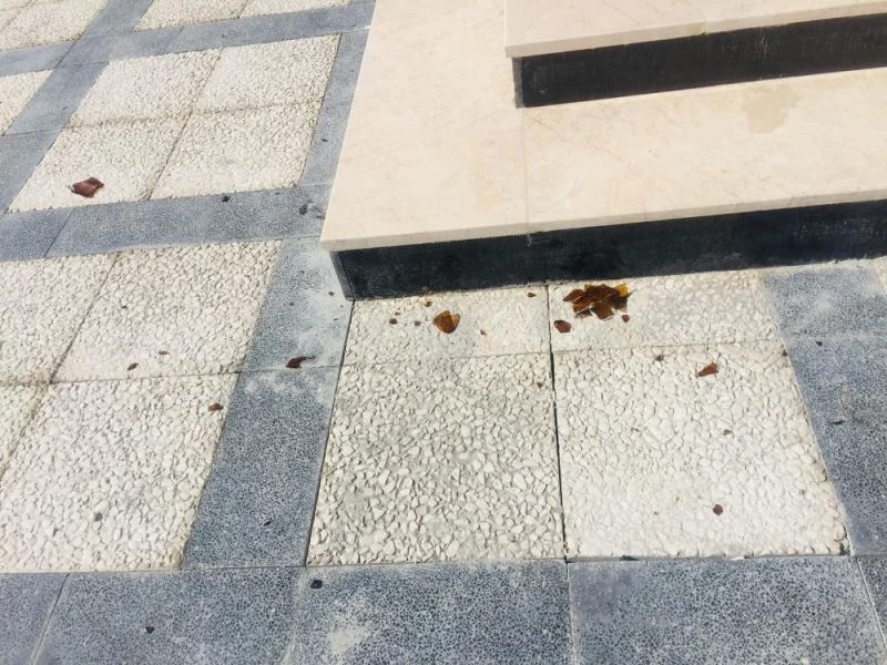 Açılışı yapılmayan parkı çöplüğe çevirdiler
