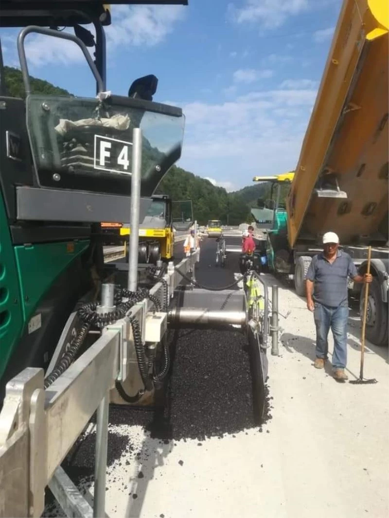 Sapça tüneli  ile Gökgöl tüneli arası asfalt çalışmaları başladı
