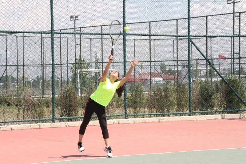 Kortta normalleşme turnuvası
