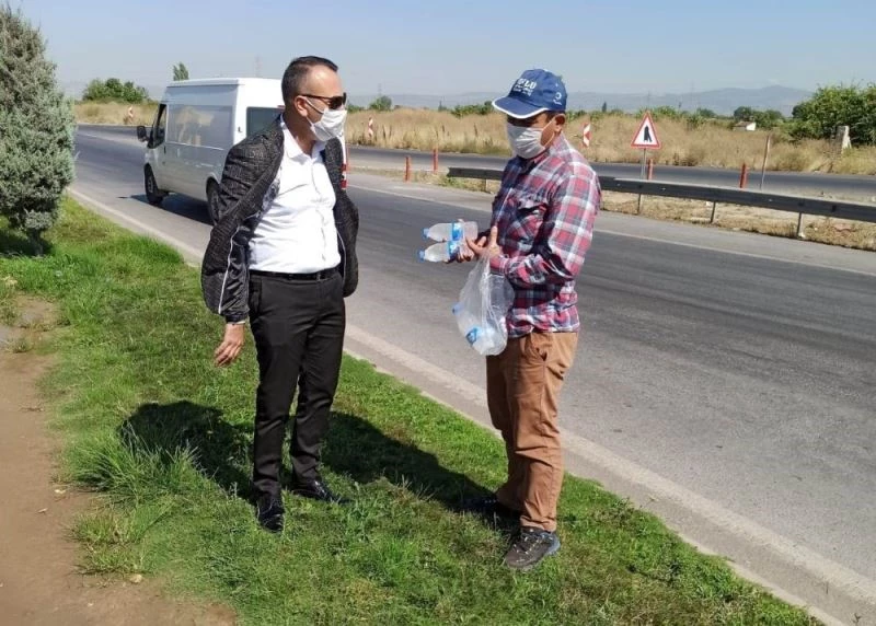 Manisa’da kavşaklarda su, çiçek ve simit satmak yasaklandı
