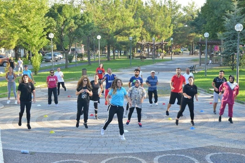 Yıldırımlılar sabah sporuyla sağlıklı yaşıyor
