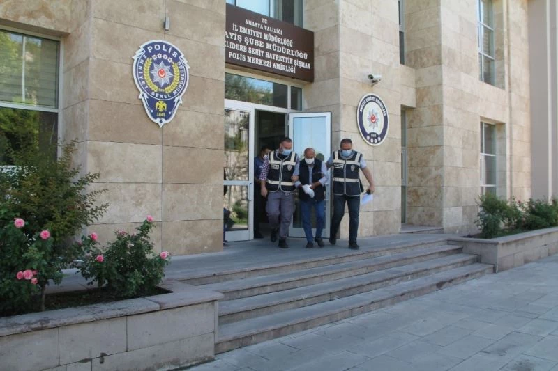 “Beni tanımadın mı?” diyerek yaşlıları dolandıran tırnakçı tutuklandı
