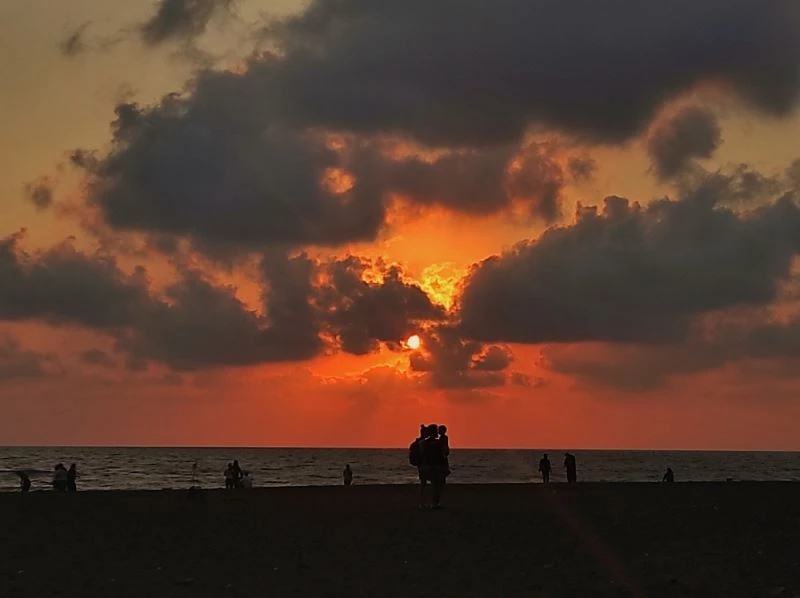 Samanda’da kartpostallık günbatımı
