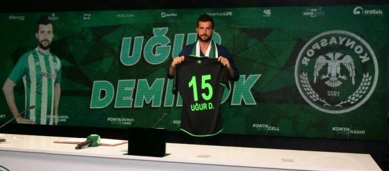Konyaspor, Uğur Demirok ile 2+1 yıllık sözleşme imzaladı
