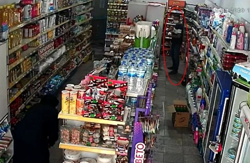 Şampuan hırsızı kamerada
