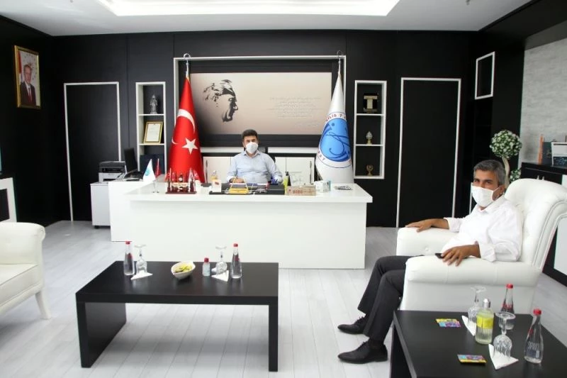 Rektör Karacoşkun Milat Gazetesi Bölge temsilcisini kabul etti
