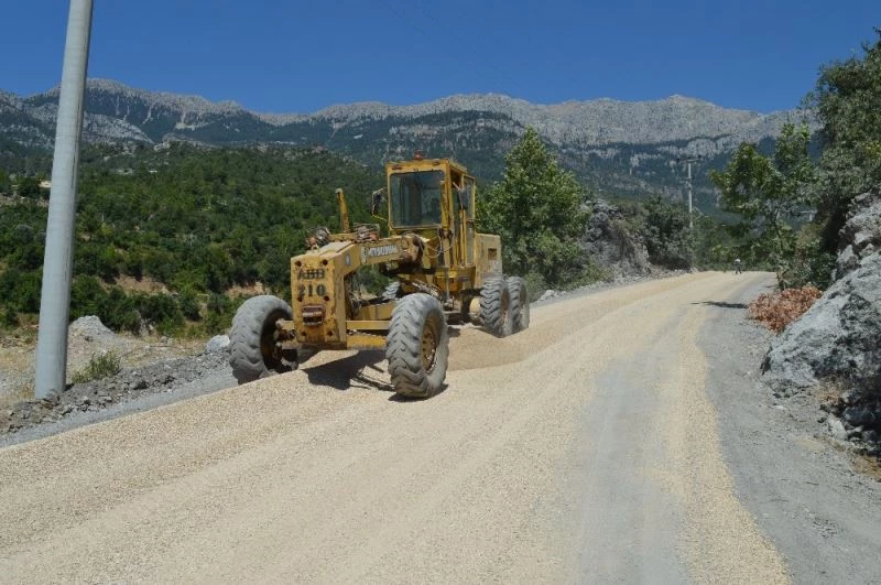 Gazipaşa Sugözü grup yolu yenileniyor
