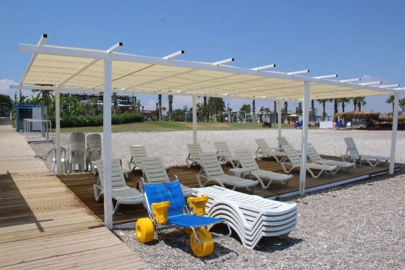 Denize, güneşe ve sahile engel yok
