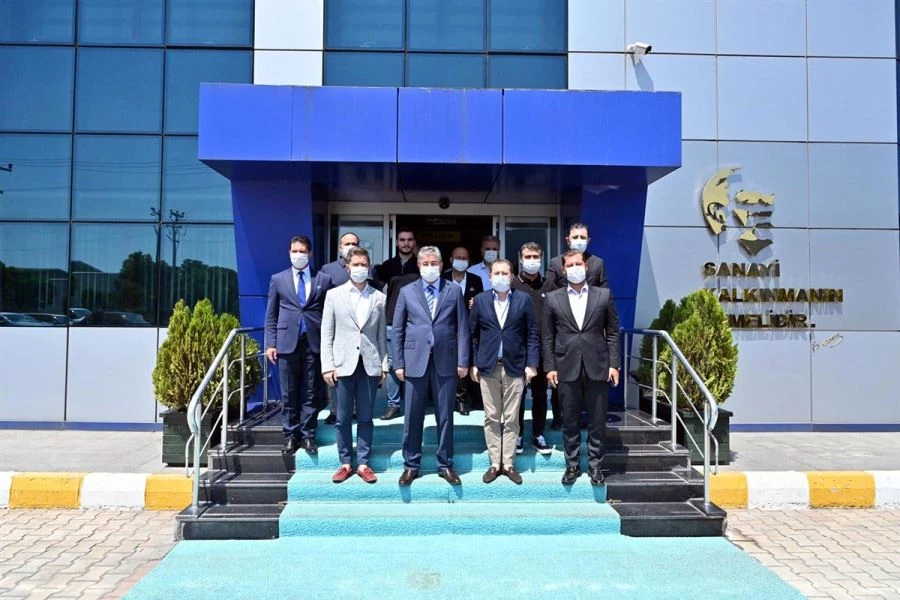 VALİ YILMAZ, SANAYİCİLERDEN OSMANİYESPOR