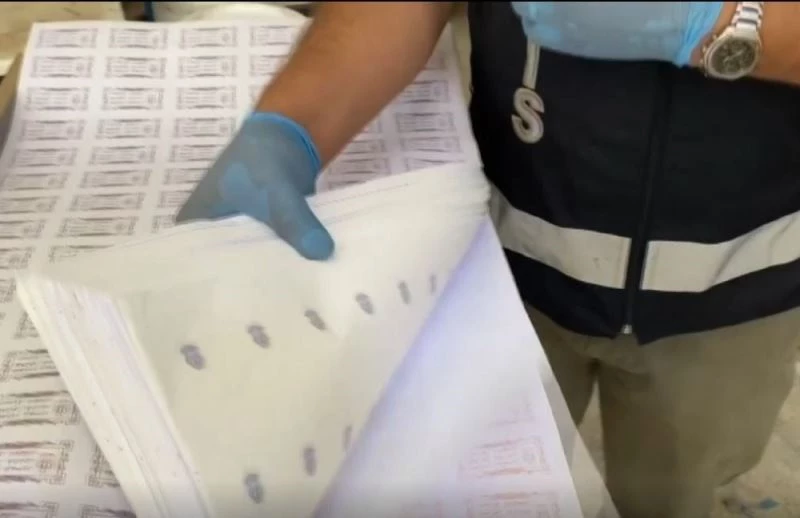 Gaziantep’te 398 bin adet kaçak sigara kağıdı ele geçirildi
