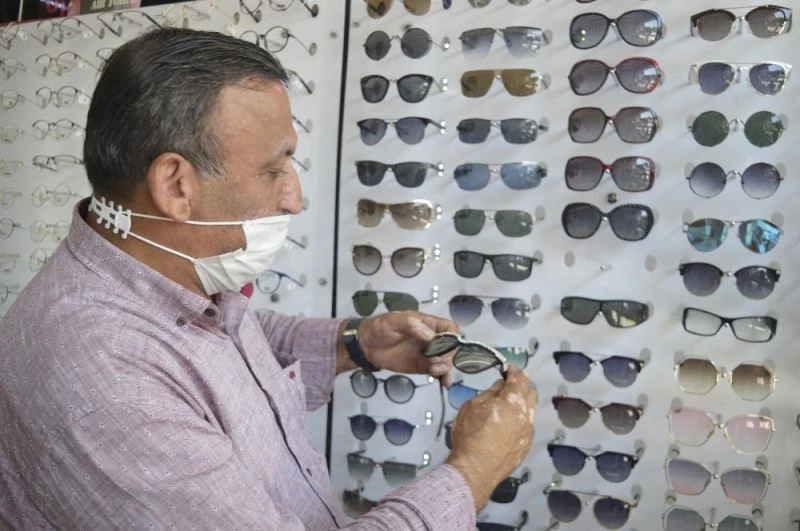 Gözlük alırken çerçeve seçimine dikkat
