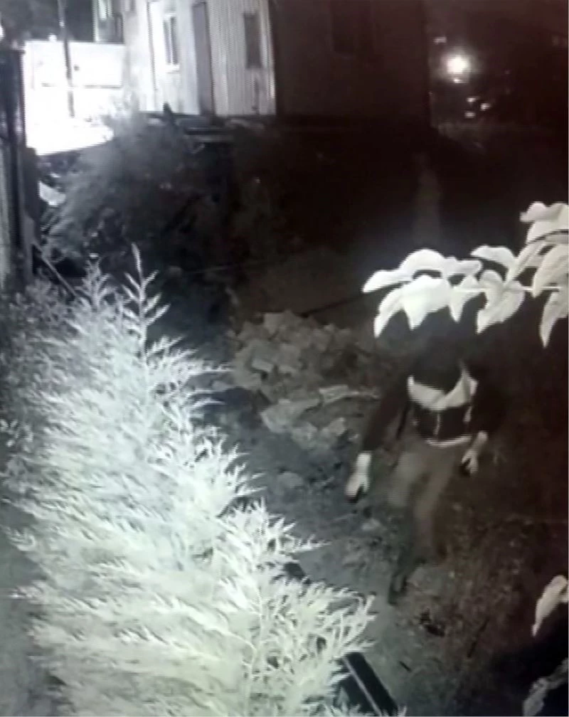 (Özel)Ümraniye’de yeni evli çiftin 200 bin liralık altınlarını çaldılar
