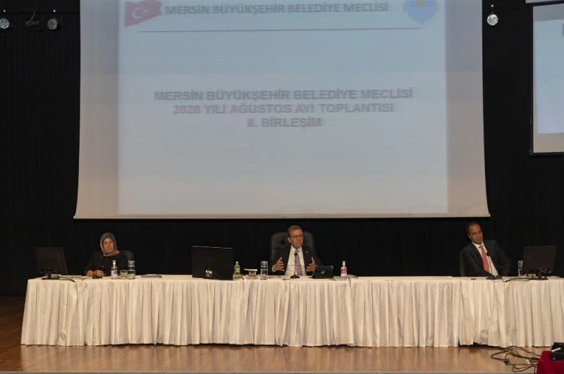 Seçer: “Kan kusuyorum, ‘kızılcık şerbeti içtim’ diyorum”
