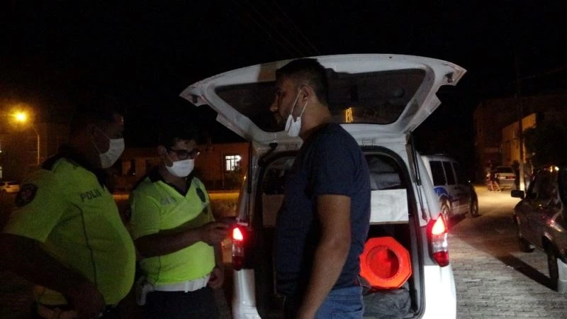 Polis kural ihlallerini affetmedi, vatandaş film gibi uygulama izledi
