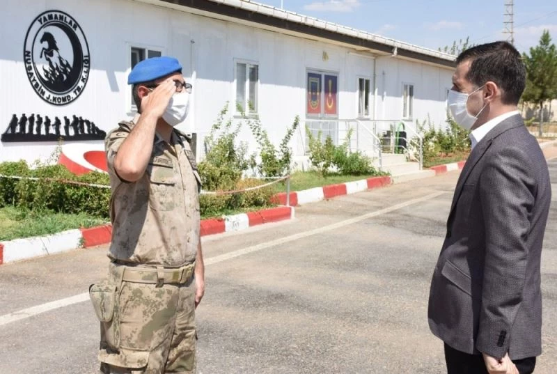 Nusaybin Kaymakamı Temizkan, Komando Taburunu ziyaret etti
