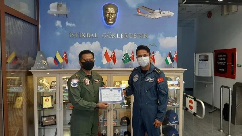 Endonezyalı pilotlar eğitim uçuşu gerçekleştirdi
