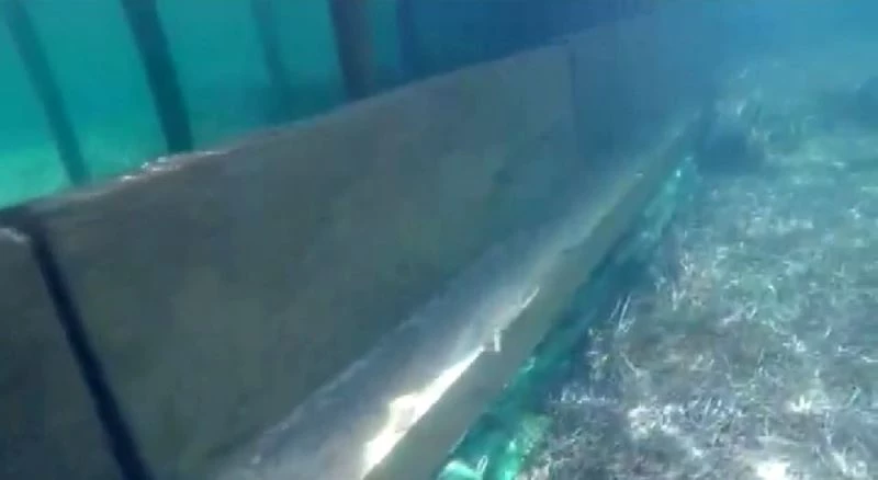 Bodrum’da karadaki kaçak yapılar deniz dibine kadar indi
