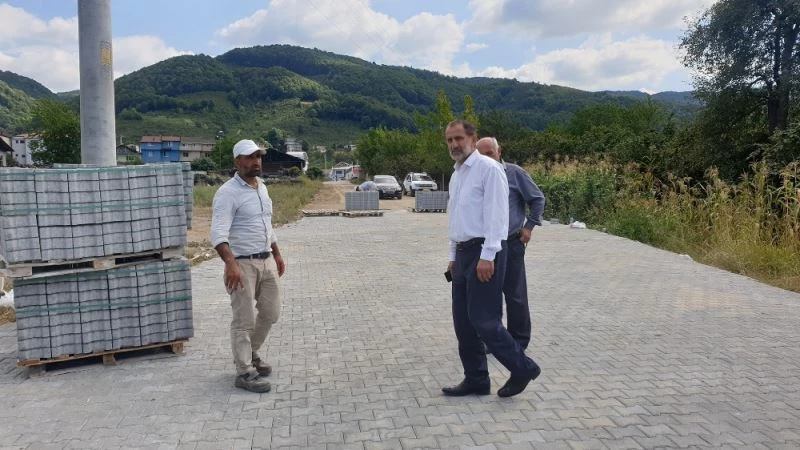 Kilit parke taşı döşemesi yapılıyor
