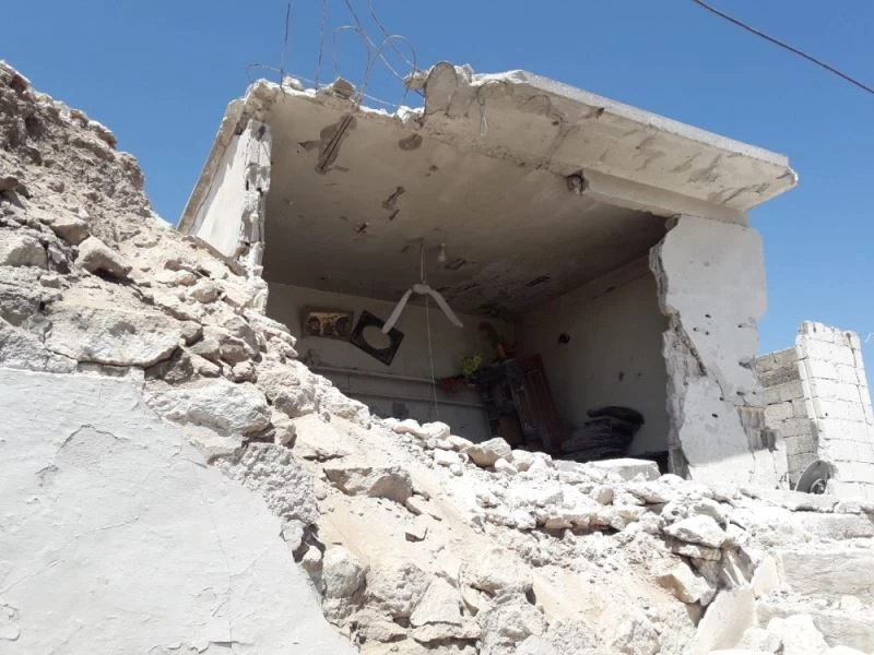 Esad rejimi El Bara kasabasını vurdu: 5 yaralı
