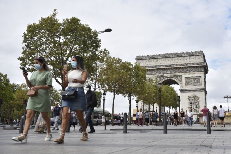 Fransa’da 1 Eylül’den itibaren iş yerlerinde maske takmak zorunlu olacak
