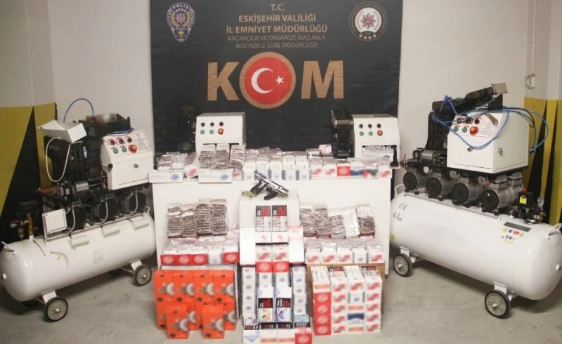 KOM kaçakçıların ensesinde
