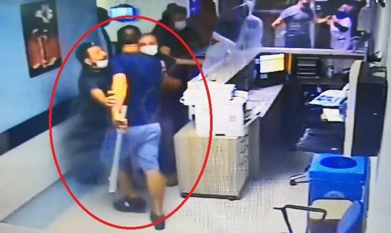 Hastane çalışanlarına demir sopalarla saldıran 2 kişi tutuklandı
