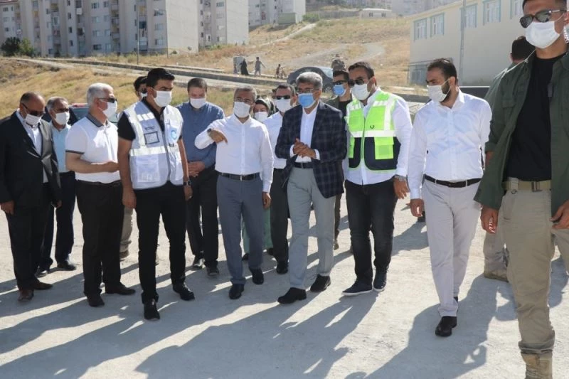 Edremit’te Kavurma Mahallesi yeni yoluna kavuşuyor
