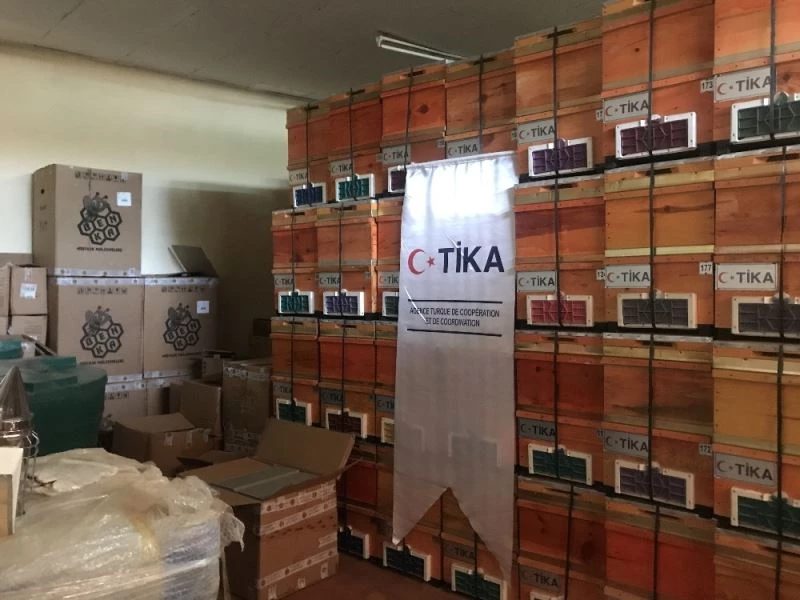TİKA’dan Kamerun’da arıcılara destek
