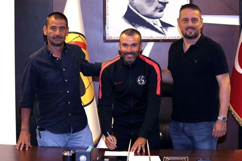 Eskişehirspor, Kıvanç ile 1 yıllık sözleşme yeniledi
