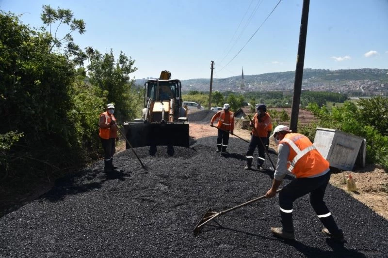 İzmit Belediyesinden Karadenizliler Mahallesi’ne yeni asfalt yol
