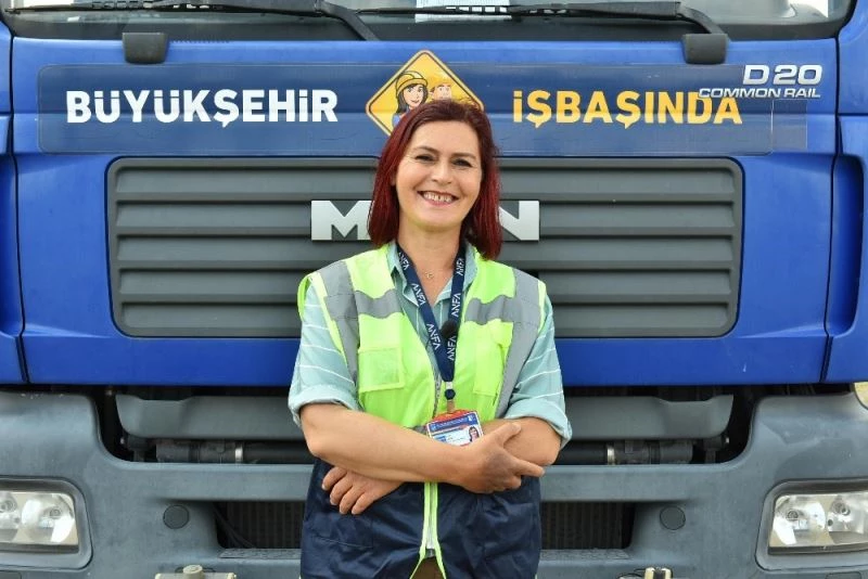 Başkent’te ağır araçların direksiyonu kadınlara emanet
