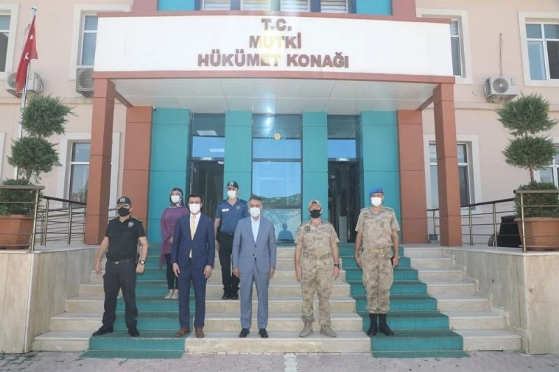 Vali Çağatay’dan Mutki’nin yeni Kaymakamına ziyaret
