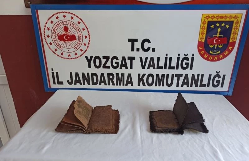 Yozgat’ta el yazması iki İncil ele geçirildi
