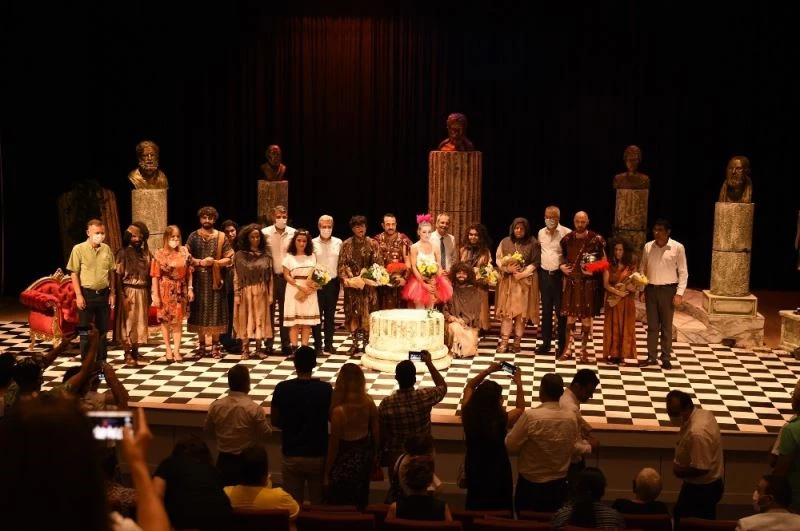 Tarsus Şehir Tiyatrosu ’Ezop’u sahneledi
