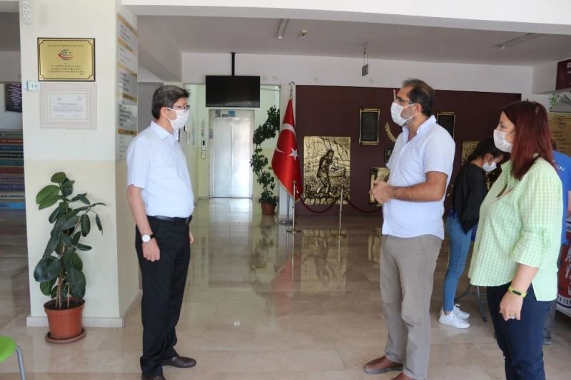 Yalçın: “Okul koridorlarında öğrencilerin neşeli kahkahalarını duymak için can atıyoruz”
