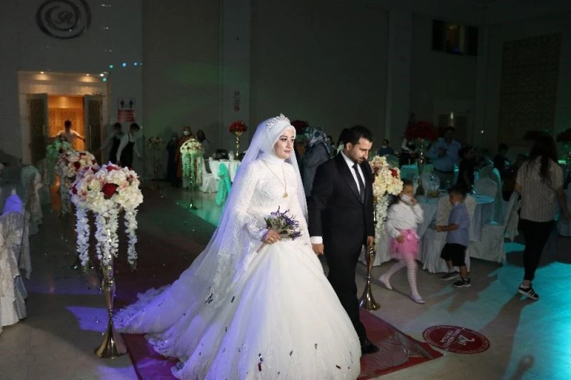 Diyarbakır’ın kanaat önderlerinden Arslanoğlu ailesinin mutlu günü
