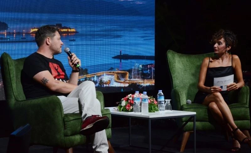 Kuşadası ünlü müzisyen ve yazar Tuna Kiremitçi’yi ağırladı
