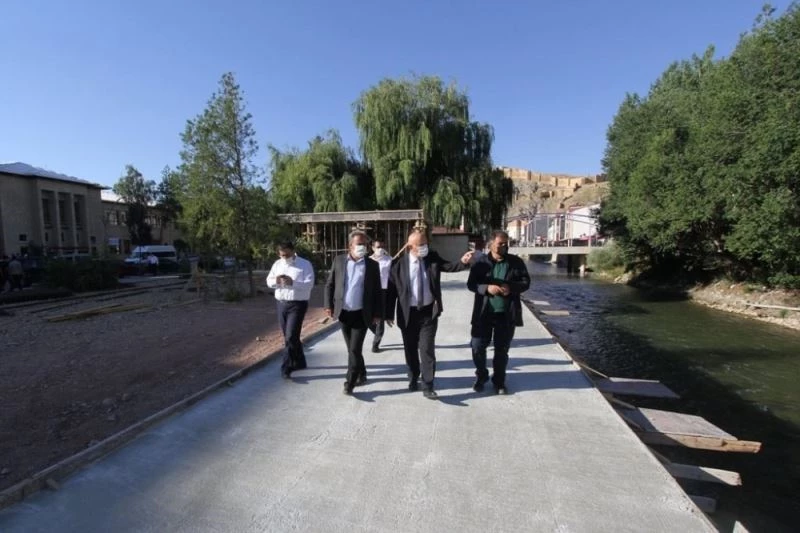 Milletvekili Battal ve Başkan Pekmezci, belediye çalışmalarını inceledi
