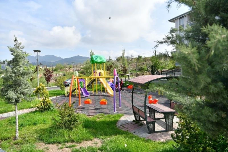 Mamak’ta parklar bakım ve onarımdan geçiyor
