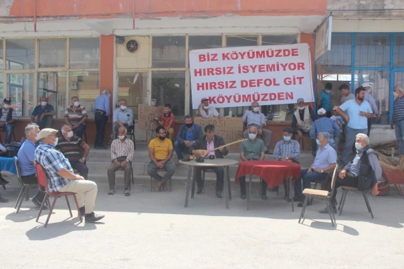 Çalınan 50 senelik sazı için türkü yazdı
