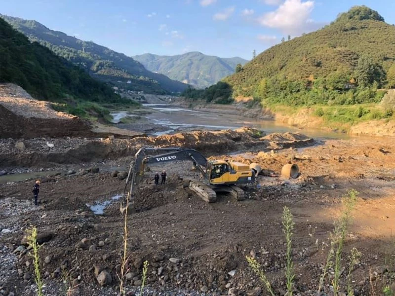 Giresun’daki sel felaketinde şehit olan askerlerden Gümüşhaneli Jandarma Uzman Çavuş Burak Tok’un cansız bedenine ulaşıldı
