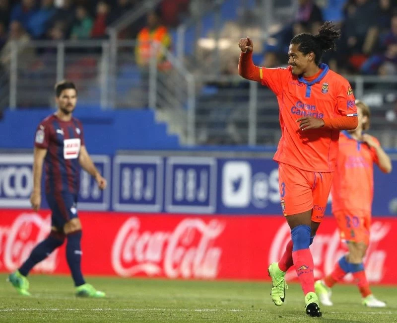 Fenerbahçe, Lemos’u kadrosuna kattı
