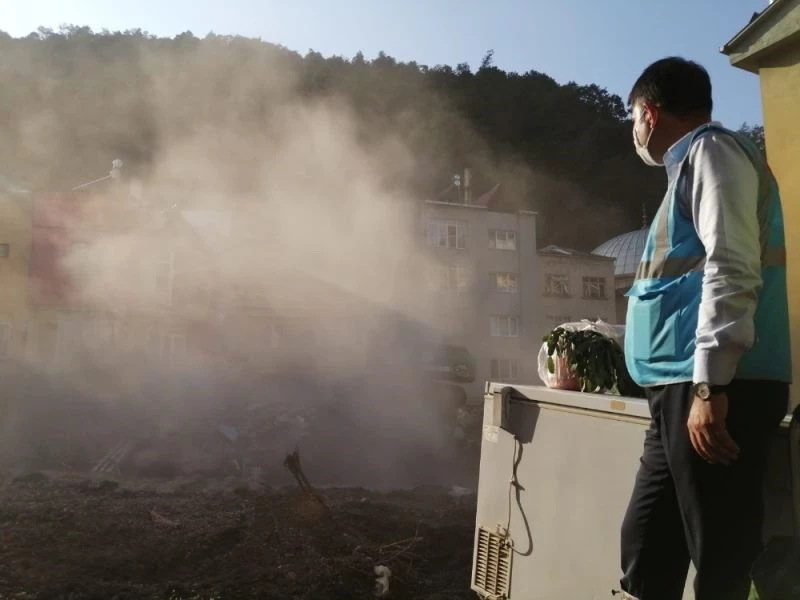 Dereli ilçesinde selin başladığı noktadaki bina yıkım ekipleri tarafından yıkıldı
