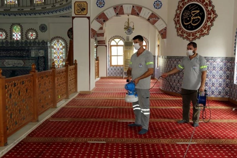 Akdeniz’de korana virüse karşı ilaçlama çalışması sürüyor
