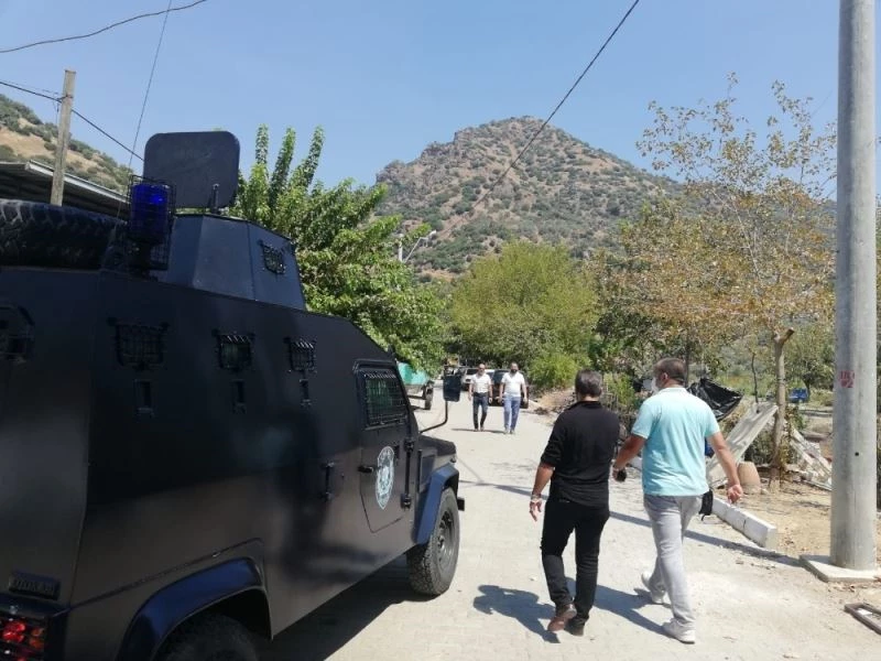 İki hafta önce polise silahla karşılık veren şahıs bu defa silahı kendi kafasına dayadı
