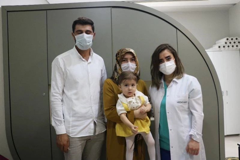 7 senelik çocuk hasreti bir ameliyatla son buldu
