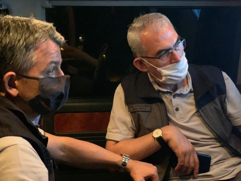 Bakan Pakdemirli, uydudan yangın yerini izleyip ekiplere bilgi verdi
