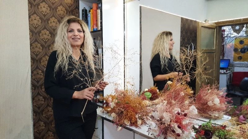 Doğadan topladığı bitkilerle gelin buketi yaptı, siparişlere yetişemez duruma geldi
