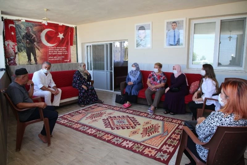 Başkan Gültak’ın eşi Behiye Gültak, şehit ailelerini ziyaret etti
