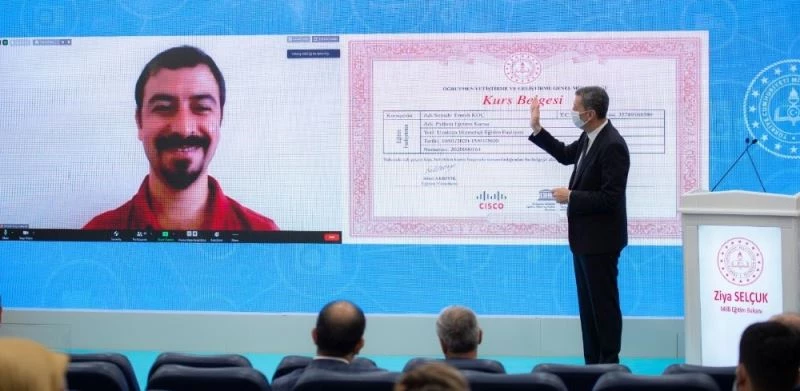 Bakan Selçuk: “Biz bakanlığın birikimiyle yetinmek istemiyoruz, biz Türkiye’nin birikimini, dünyanın birikimini istiyoruz”
